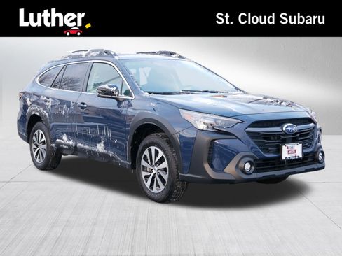 Used 2025 Subaru Outback Premium image 1