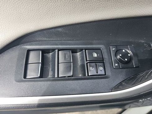 Used 2021 Toyota RAV4 Limited w/ Carpet Mat Package (TMS) image 20