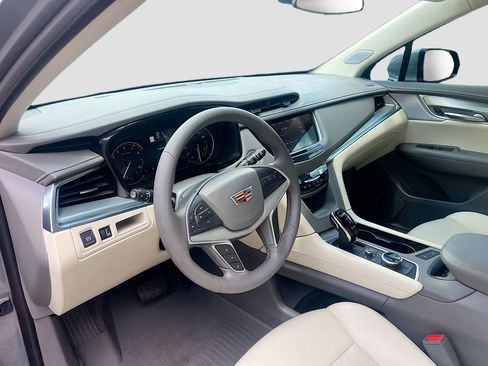 Used 2025 Cadillac XT5 Premium Luxury w/ LPO, Floor Liner Package FWD image 9