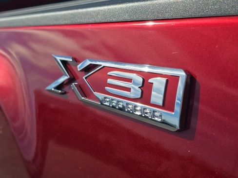 Used 2024 GMC Sierra 2500 SLT w/ SLT Premium Package image 10