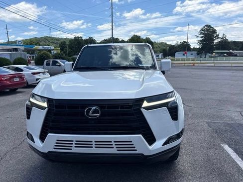 Used 2024 Lexus GX 550 w/ Accessory Package (2T) AWD/4WD image 3