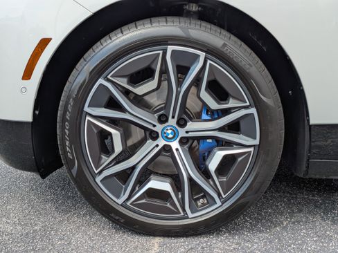 Used 2025 BMW iX M60 image 29