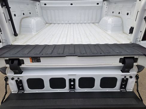 Used 2024 GMC Sierra 1500 SLT image 31