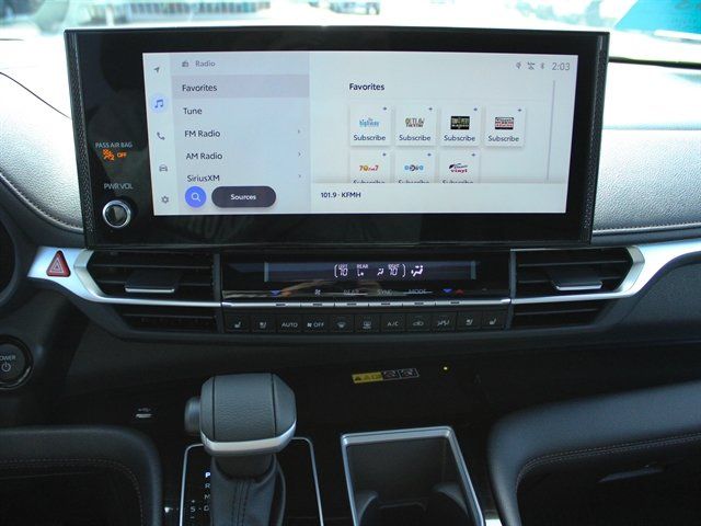 Used 2026 Toyota Sienna Platinum AWD/4WD image 29