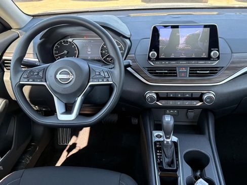 New 2026 Nissan Altima 2.5 SV AWD/4WD image 9