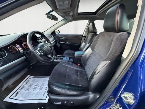 Used 2015 Toyota Camry XSE image 10