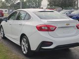 Used 2017 Chevrolet Cruze LT image 4