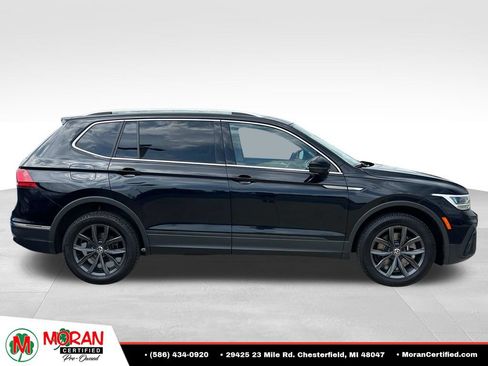 Used 2022 Volkswagen Tiguan SE w/ Panoramic Sunroof Package AWD/4WD image 6