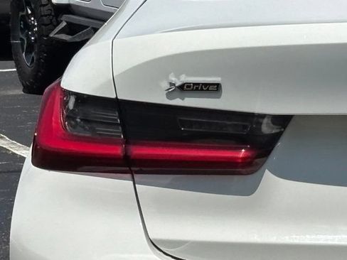 Used 2019 BMW 330i xDrive Sedan w/ Driving Assistance Package AWD/4WD image 11