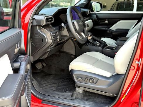 Used 2025 Toyota Tacoma Limited AWD/4WD image 10