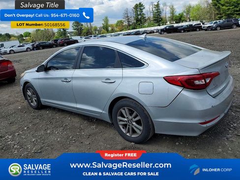 Used 2015 Hyundai Sonata SE w/ Option Group 09 FWD image 3