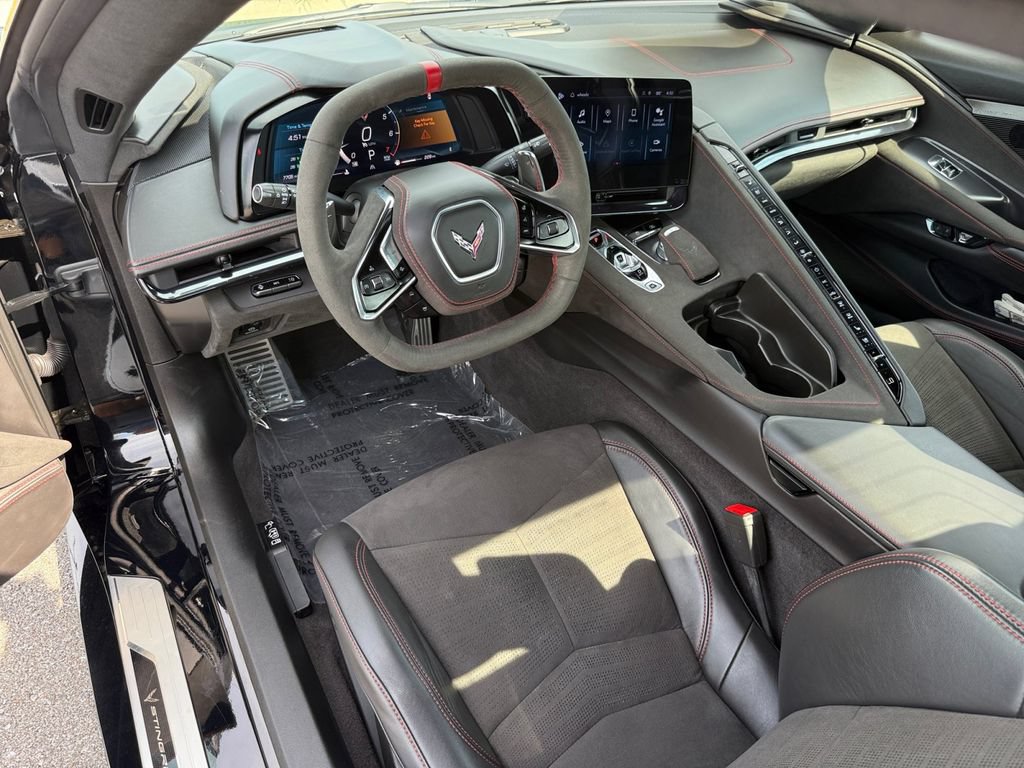 Used 2024 Chevrolet Corvette Stingray Premium Conv w/ Z51 Performance Package RWD image 12