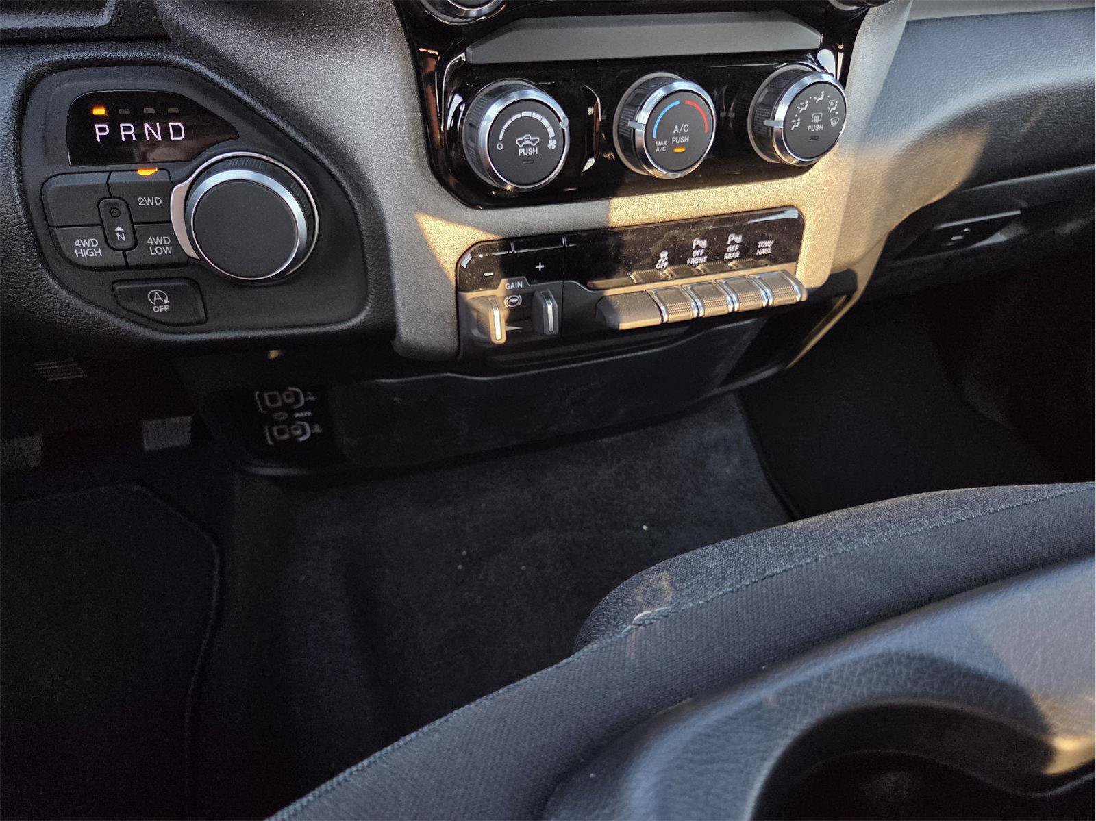 New 2026 RAM 1500 Express AWD/4WD image 9