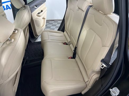 Used 2024 Jeep Grand Cherokee Limited AWD/4WD image 15