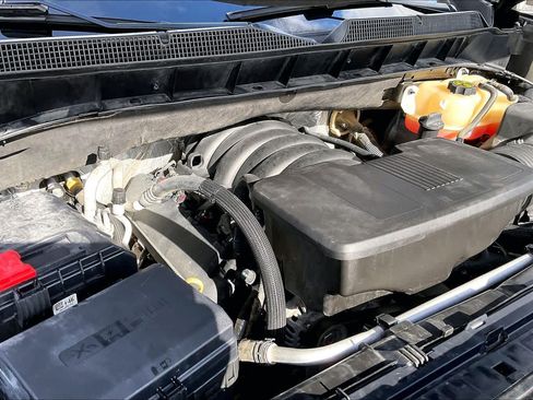 Used 2020 Chevrolet Silverado 1500 LT RWD image 30