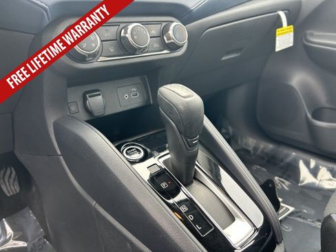 New 2025 Nissan Versa SV w/ Trunk Package FWD image 23