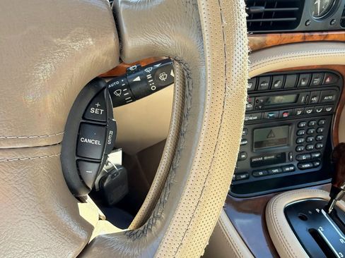 Used 2001 Jaguar XJ8 RWD image 26