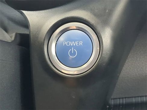 Certified 2023 Toyota Sienna XLE Woodland Edition image 29