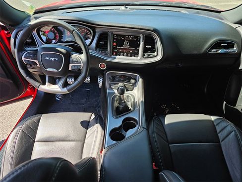 Used 2015 Dodge Challenger SRT Hellcat image 10