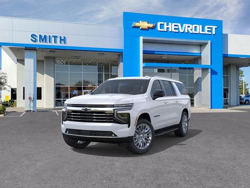 New 2026 Chevrolet Suburban LT image 8