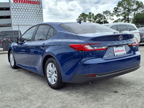 Used 2026 Toyota Camry LE FWD image 3