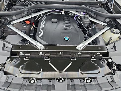 Used 2024 BMW X7 xDrive40i w/ M Sport Package image 34