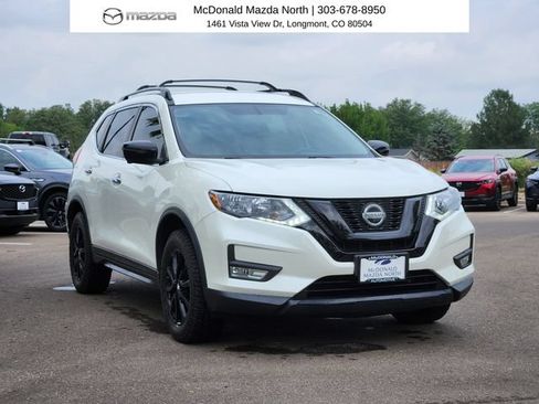 Used 2018 Nissan Rogue SV w/ Premium Package AWD/4WD image 4