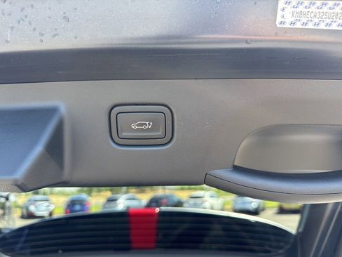 Used 2025 Hyundai Kona Limited AWD/4WD image 18