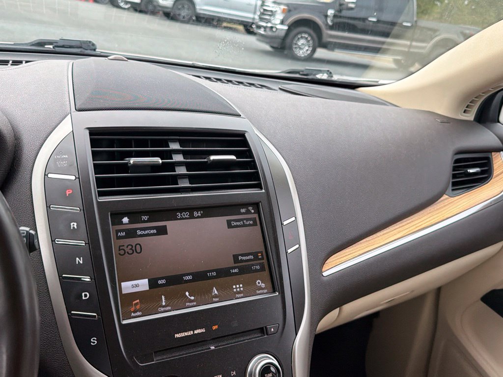 Used 2016 Lincoln MKC Select w/ Select Plus Package FWD image 3