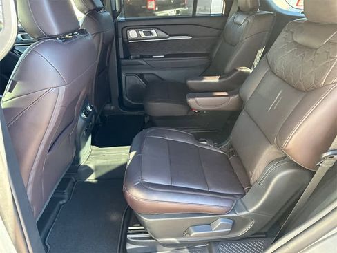 Used 2025 Ford Explorer Platinum w/ Ultimate Package image 18