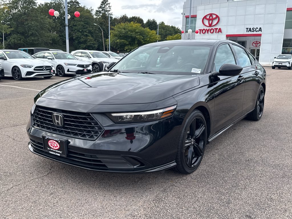 Used 2023 Honda Accord Sport image 3
