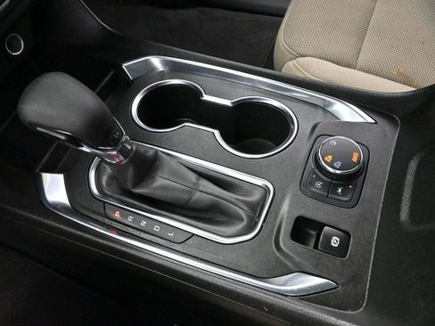 Used 2023 Chevrolet Traverse LS w/ Safety Package image 22