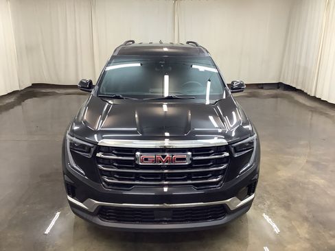 Used 2025 GMC Acadia Elevation FWD image 2