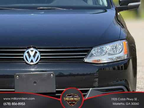 Used 2013 Volkswagen Jetta SE FWD image 12