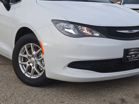 New 2025 Chrysler Voyager LX image 3