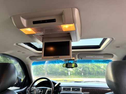 Used 2012 GMC Yukon Denali image 24