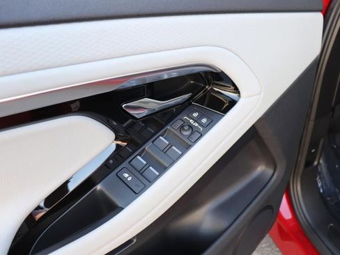 Used 2023 Land Rover Range Rover Evoque S image 38