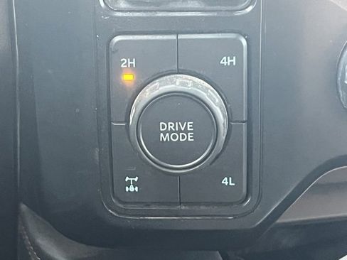 Used 2024 Ford F250 Platinum image 8