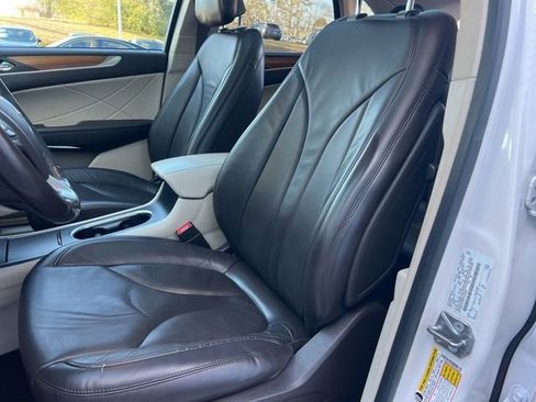 Used 2019 Lincoln MKC Select w/ Select Plus Package image 27