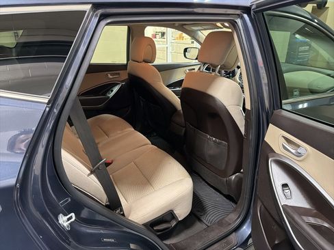 Used 2017 Hyundai Santa Fe Sport image 20