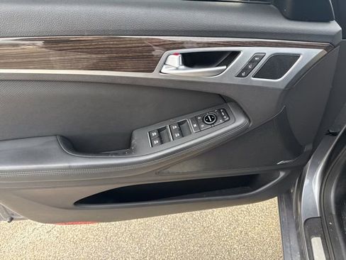 Used 2015 Hyundai Genesis 3.8 w/ Option Group 03 image 7