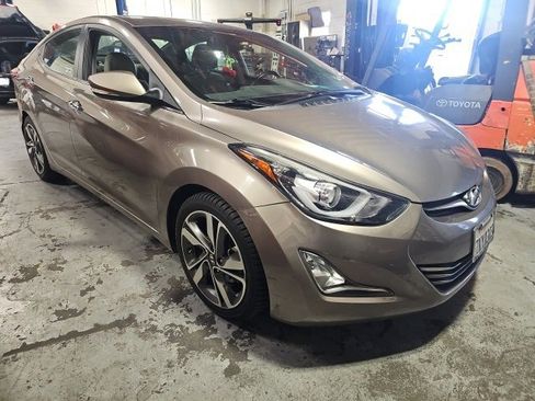 Used 2015 Hyundai Elantra Limited image 3