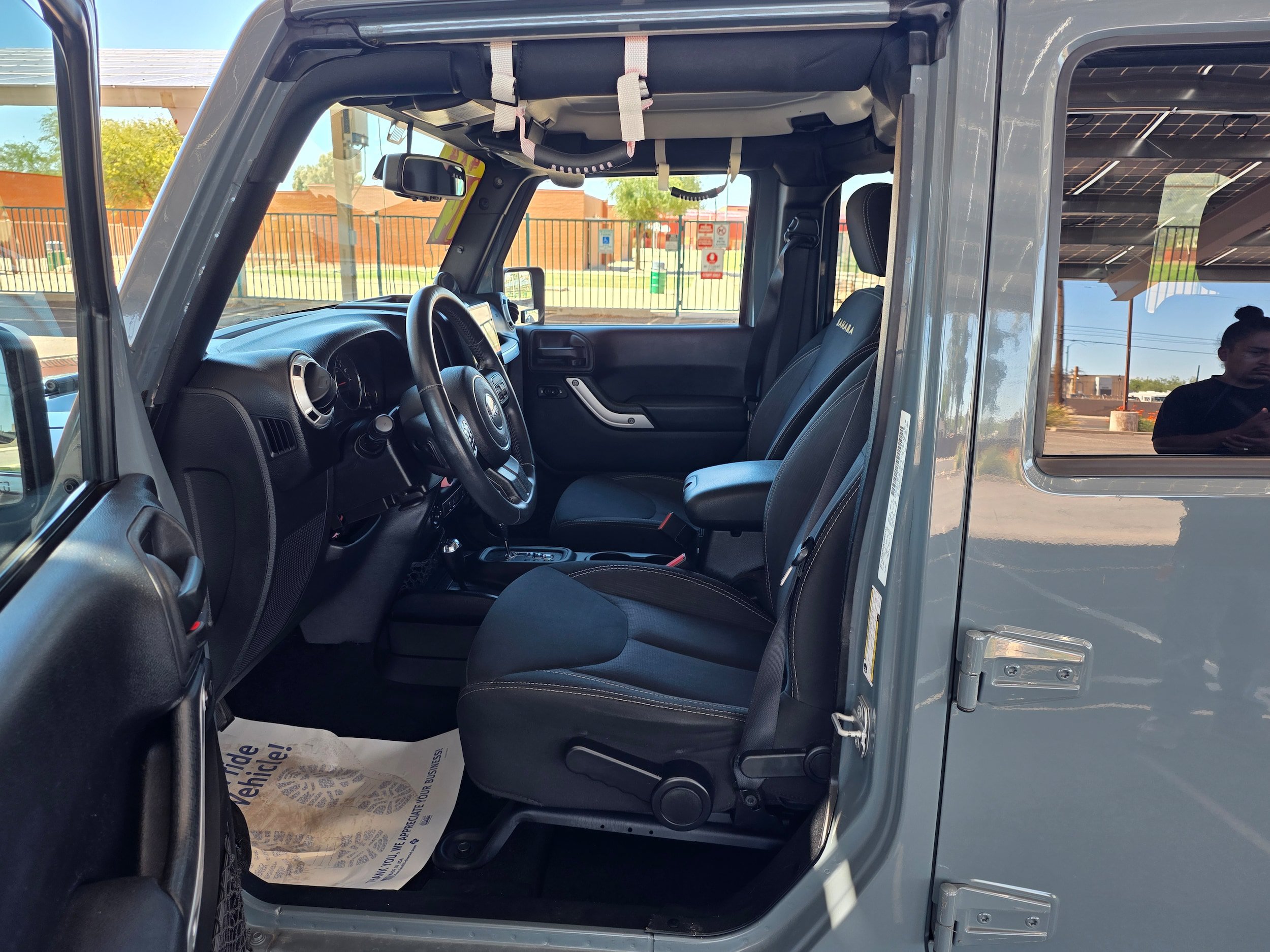 Used 2014 Jeep Wrangler Unlimited Sahara w/ Connectivity Group AWD/4WD image 13