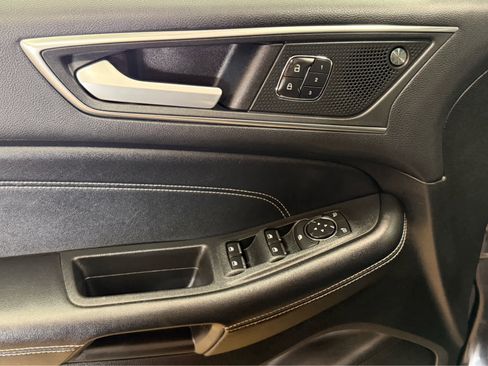 Used 2022 Ford Edge Titanium image 13