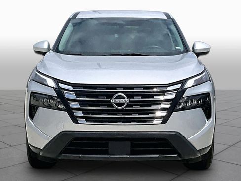 Used 2024 Nissan Rogue SV AWD/4WD image 4