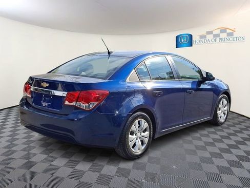 Used 2013 Chevrolet Cruze LS FWD image 6
