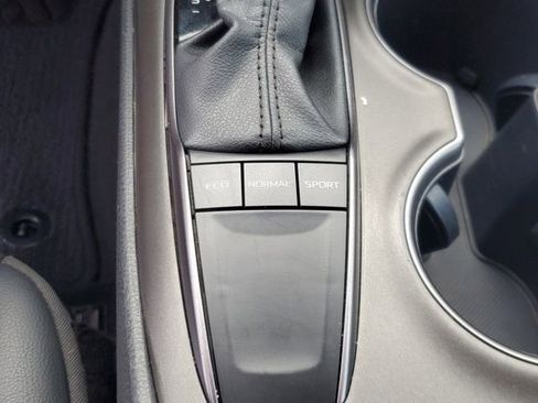 Used 2022 Toyota Camry SE image 26