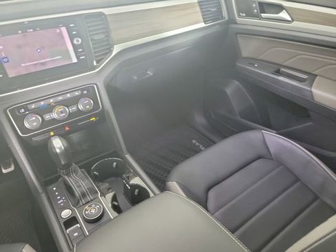 Used 2021 Volkswagen Atlas SEL Premium AWD/4WD image 18
