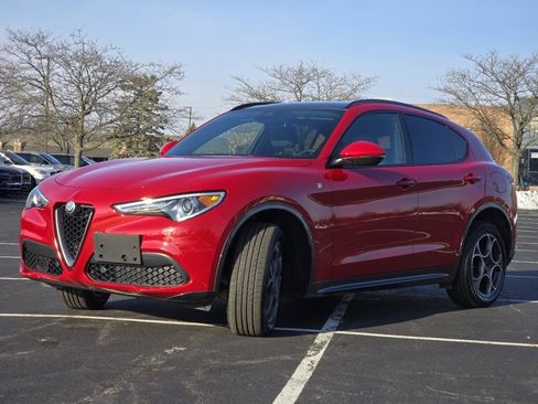 Used 2022 Alfa Romeo Stelvio Ti w/ Active Assist Plus Package image 15