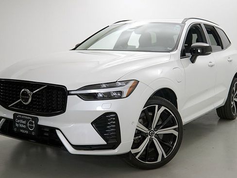 Certified 2023 Volvo XC60 T8 Ultimate w/ Climate Package AWD/4WD image 2
